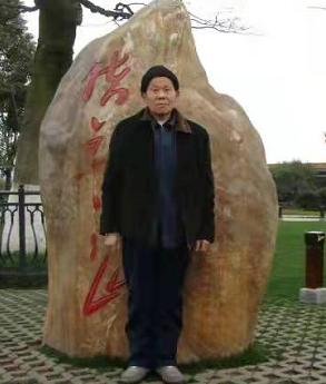走失者照片 张家界急寻：八旬老人走失，穿灰色上...