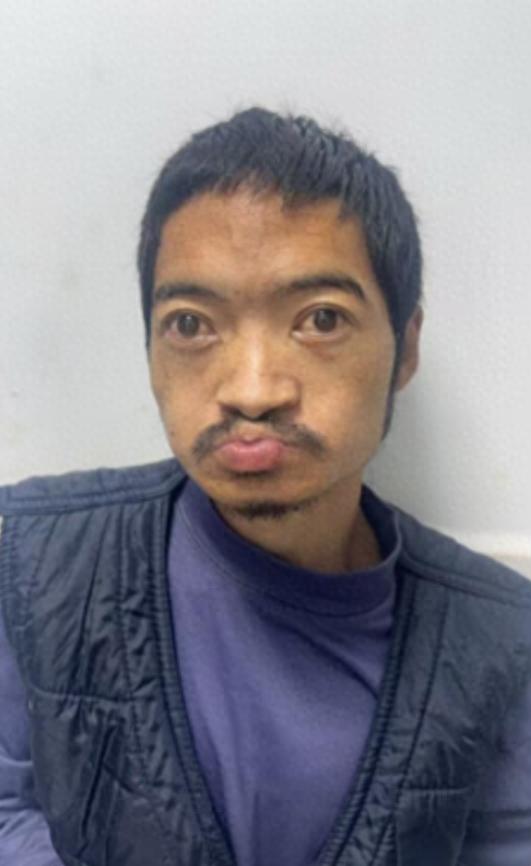 走失者照片 南阳市寻亲：青年男子被救助，穿白色...