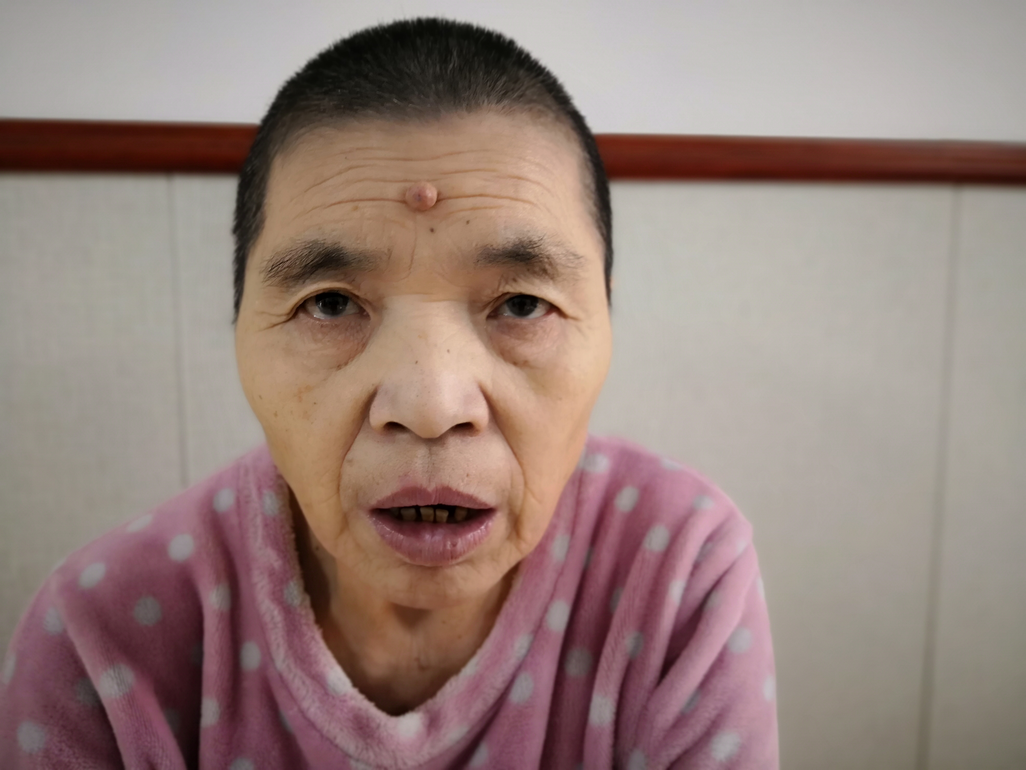 走失者照片 金华寻亲：六旬老太被救助多年，自述...