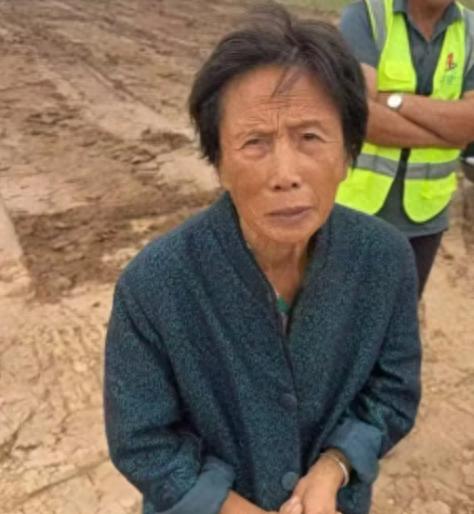 走失者照片 安庆市寻人：六旬老太走失，穿黄色短...