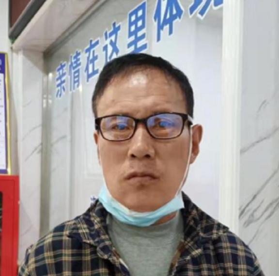 走失者照片 亳州寻亲：中年男子被救助，戴眼镜，...