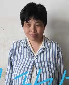 走失者照片 菏泽寻亲：中年女子被救助，穿花上衣...