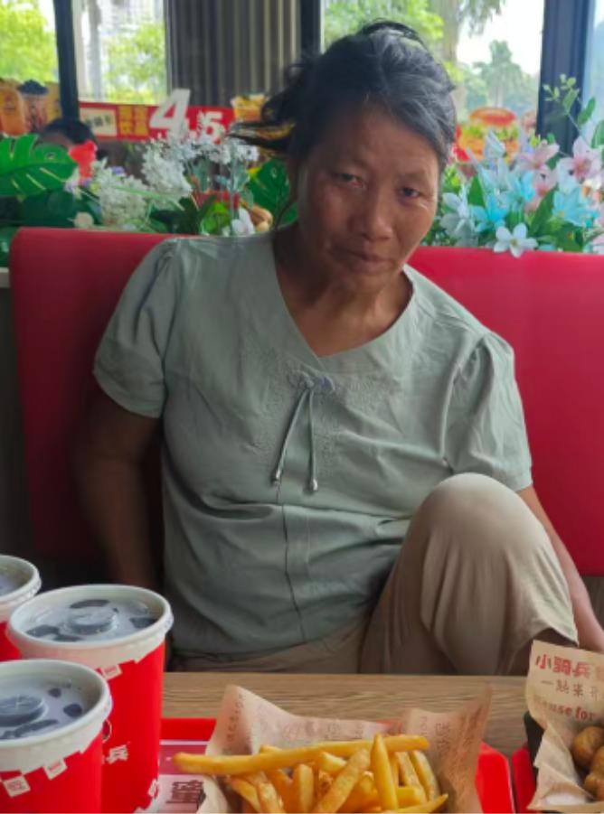 走失者照片 钦州市寻人：六旬老太走失，患精神障...