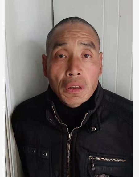 走失者照片 成都寻亲：六旬老人被救助，穿黑色皮...