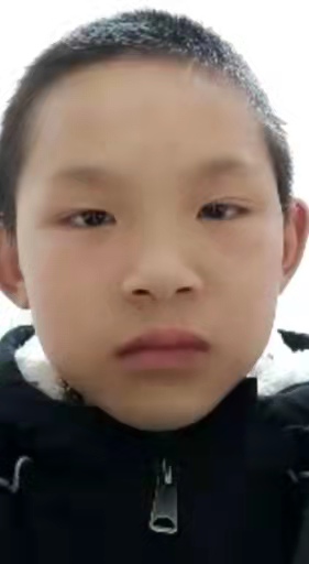 走失者照片 六盘水盘州急寻：12岁男孩失联，穿...