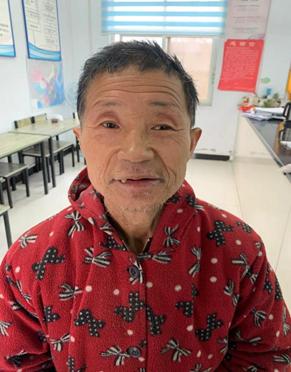 走失者照片 驻马店寻亲：五旬男子被救助，自述叫...