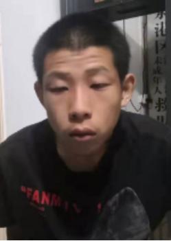 走失者照片 泉州寻亲：青年男子被救助数月，穿黑...
