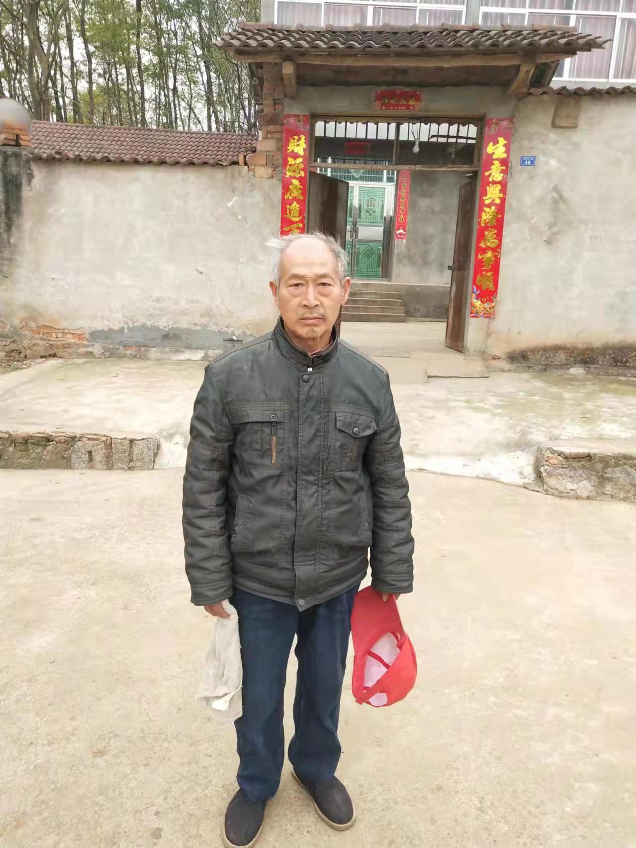 走失者照片 荆门钟祥市寻亲：六旬老人走失，穿黑...