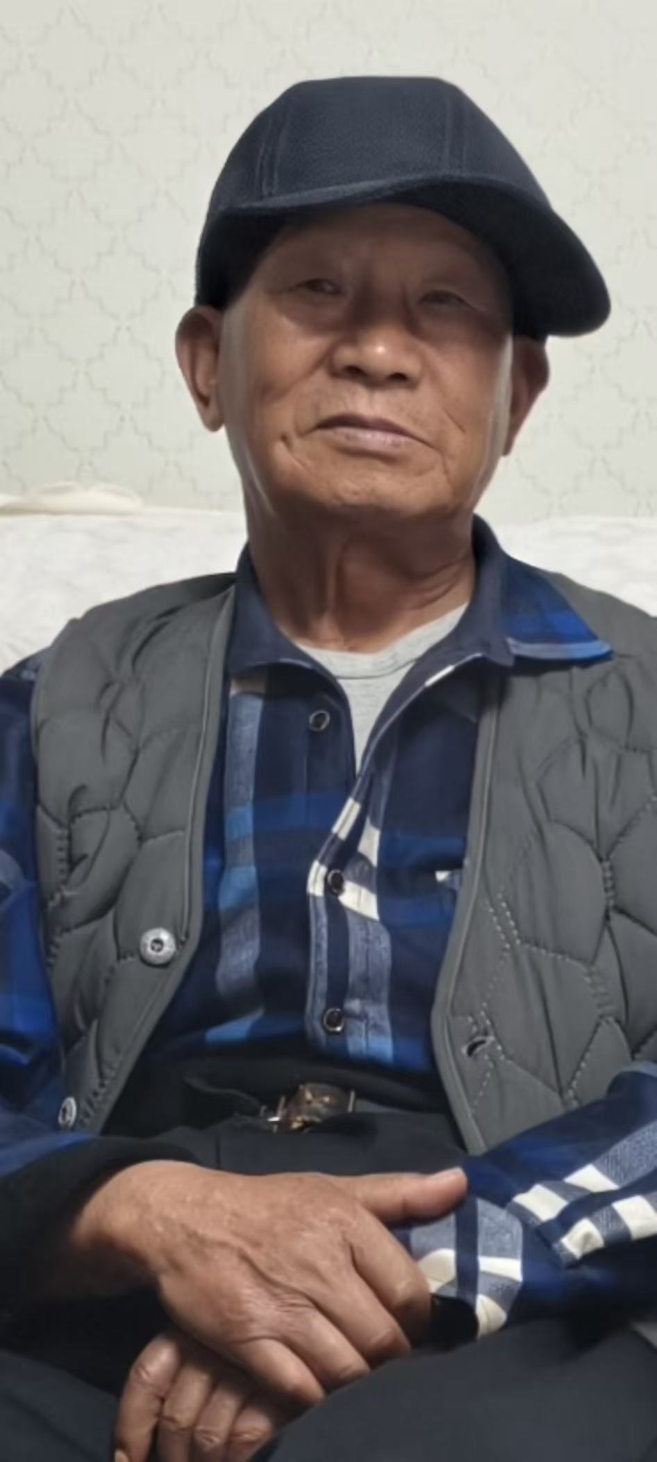 走失者照片 海东寻人：七旬老人走失，穿深蓝色外...