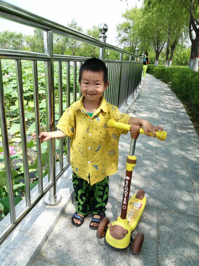 走失者照片 大家帮助寻找，谢谢了