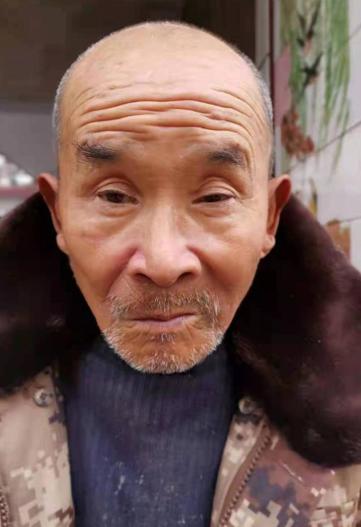 走失者照片 安阳寻亲：六旬老人被救助，穿绿色大...