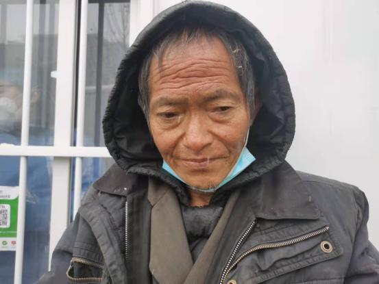 走失者照片 洛阳寻亲：六旬老人被救助，穿黑色衣...