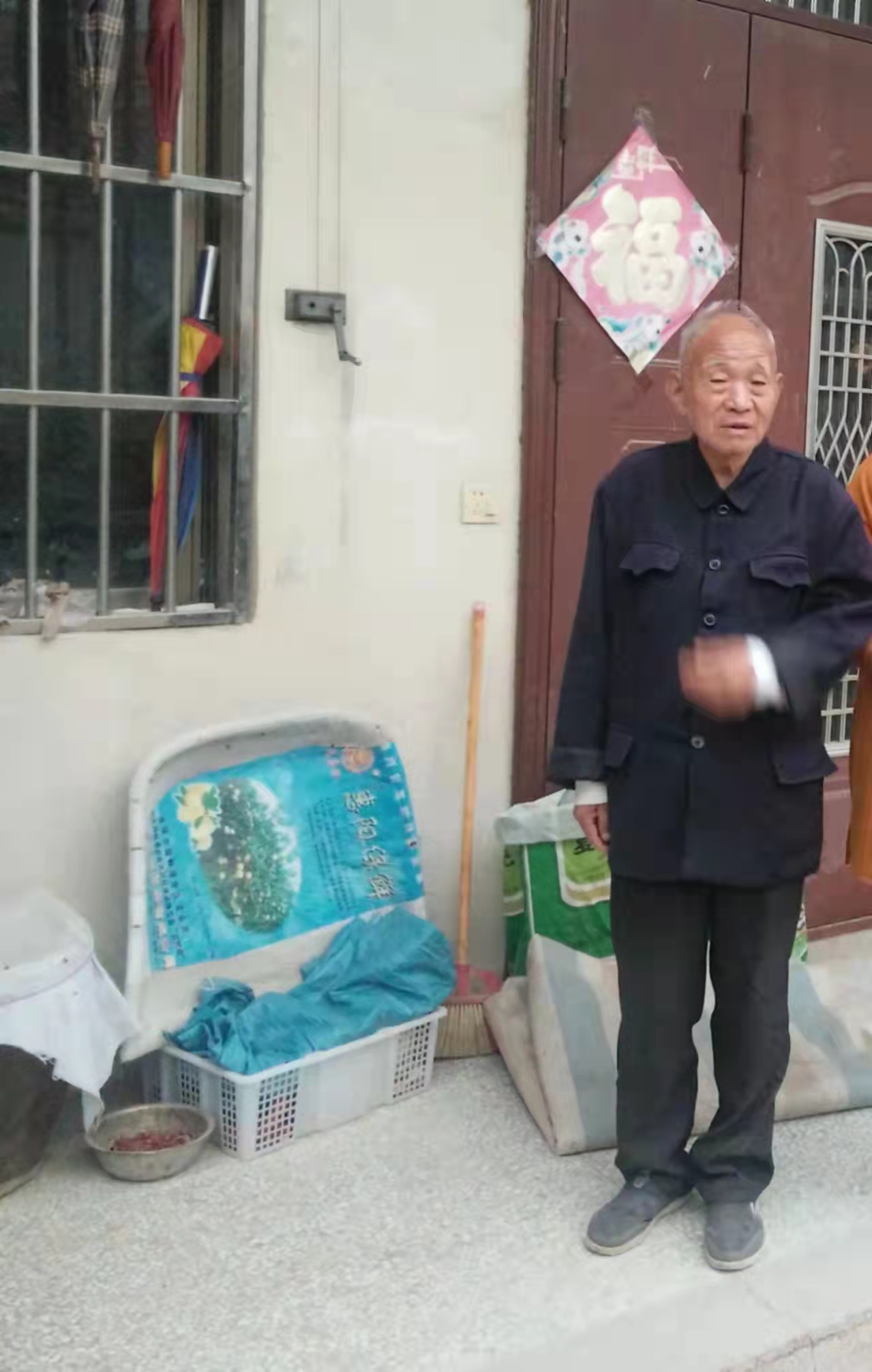 走失者照片 宿州急寻：九旬老人走失，高1米73...