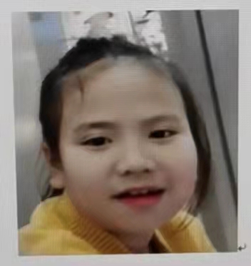 走失者照片 泉州石狮急寻：9岁女孩失联，穿黄色...