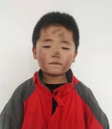 走失者照片 爸爸妈妈你们在哪？保定6岁男童被救...