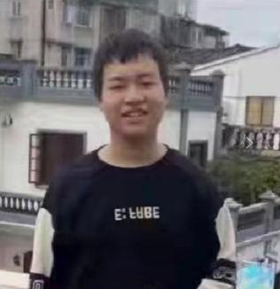 走失者照片 汕头急寻：18岁男生失联，高1米7...