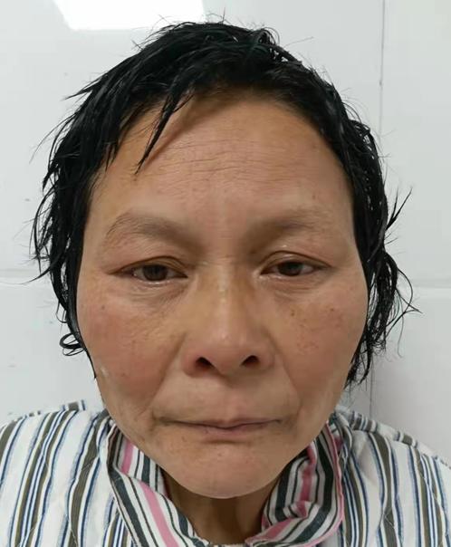 走失者照片 周口寻亲：中年女子被救助，穿浅灰色...
