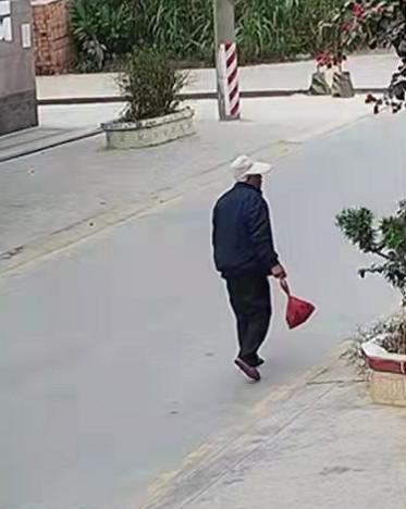 走失者照片 汕头市急寻：七旬老人走失，穿黑色外...