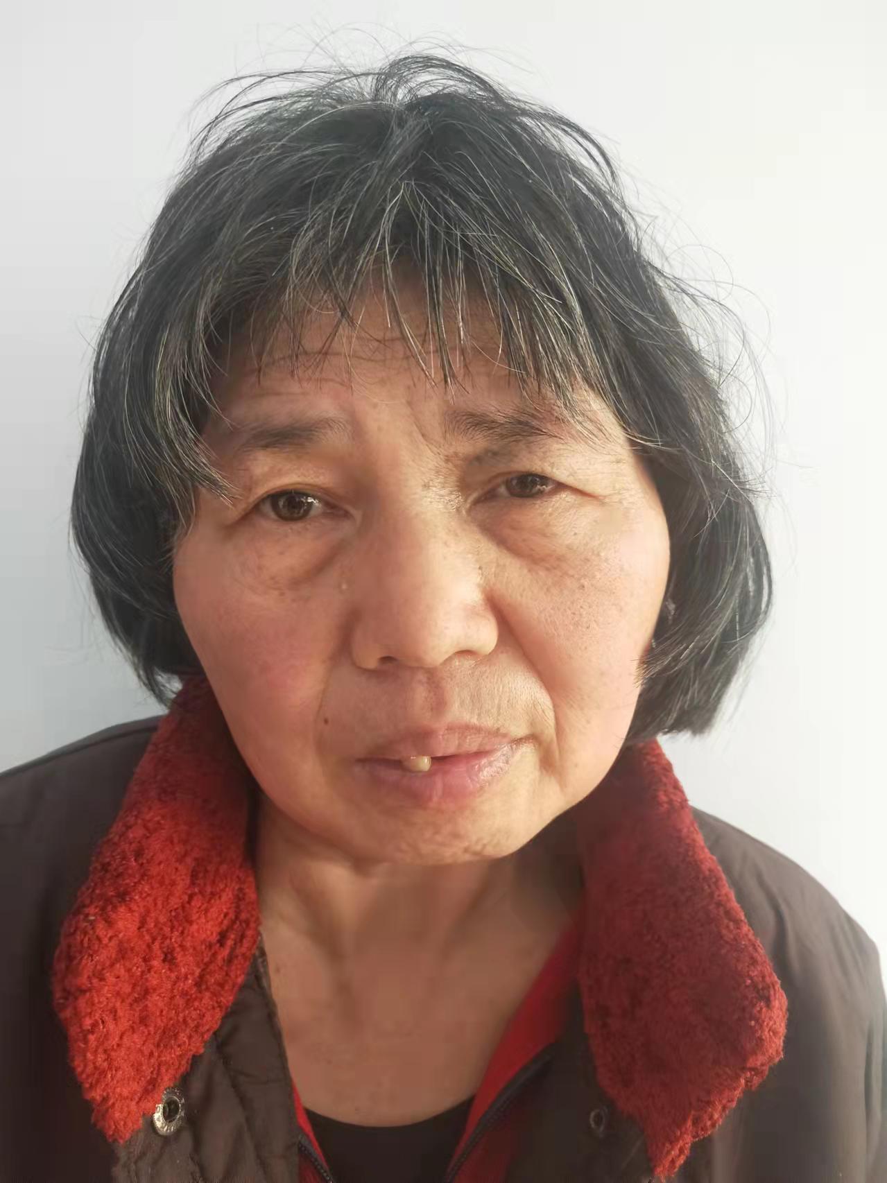 走失者照片 德州寻亲：五旬女子被救助，穿棕红色...