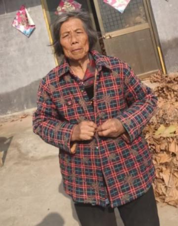 走失者照片 徐州市寻人：七旬老太走失，患小脑萎...