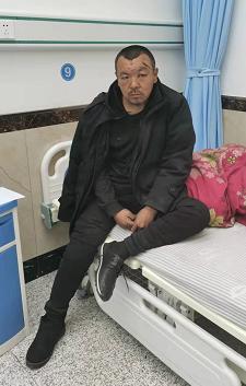 走失者照片 营口寻亲：中年男子被救助，右侧肢体...