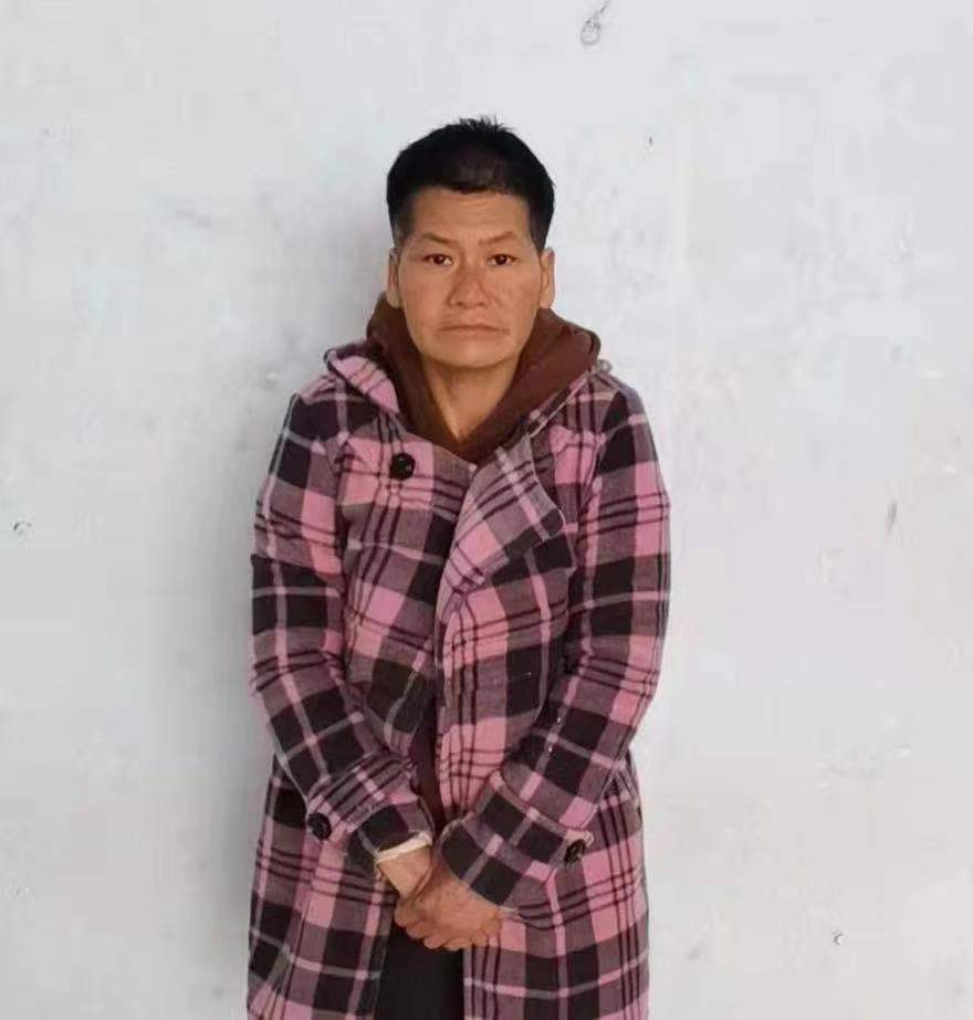 走失者照片 梧州寻亲：中年女子被救助，穿粉色格...
