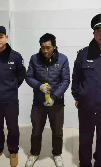 走失者照片 阜阳寻亲：中年男子被救助，穿蓝色棉...