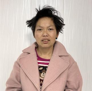 走失者照片 郑州寻亲：中年女子被救助，高1米5...