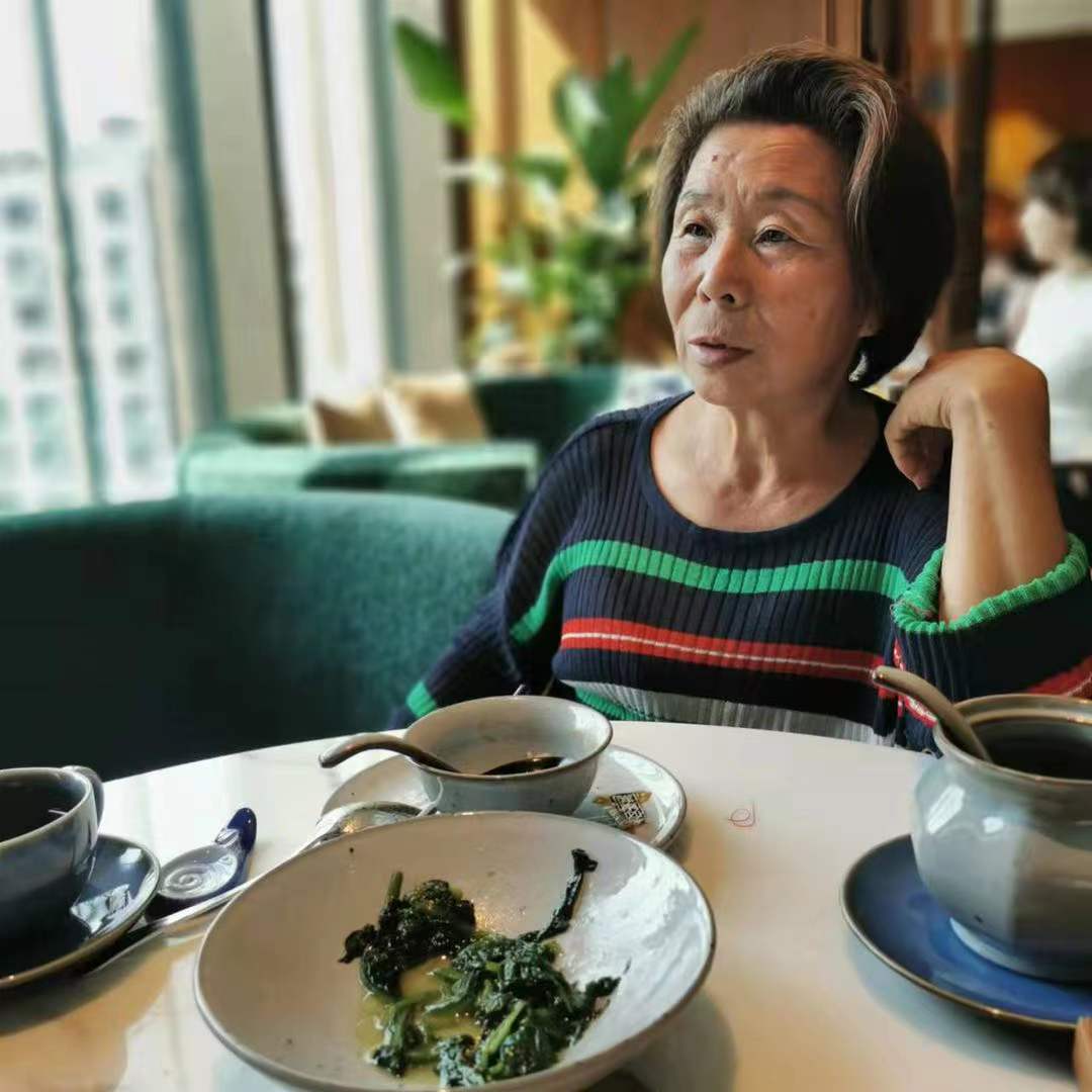 走失者照片 厦门急寻：六旬老太走失，穿黑色呢子...