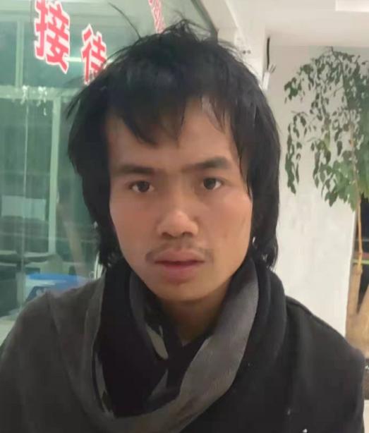 走失者照片 六盘水寻亲：中年男子被救助，穿藏青...