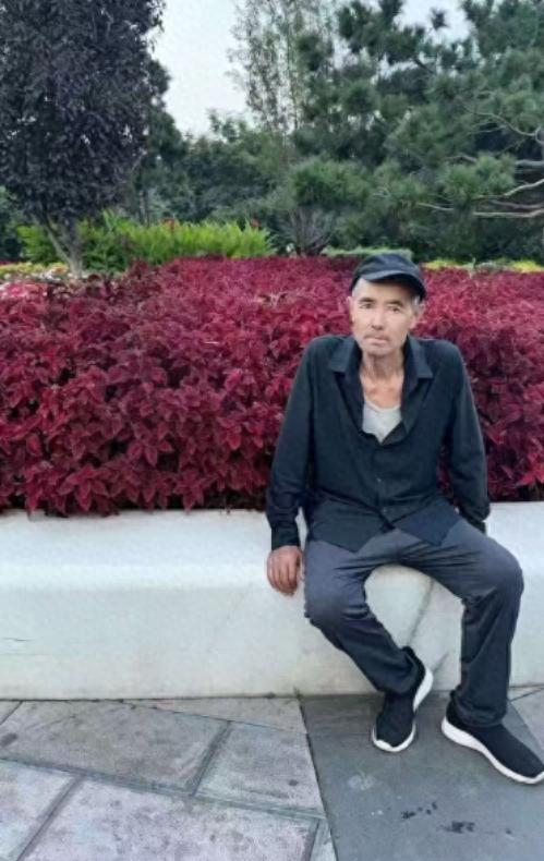 走失者照片 松原市寻人：六旬老人走失，患小脑萎...