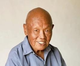 走失者照片 紧急寻人：盐城八旬老人走失，穿黑色...
