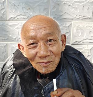 走失者照片 南宁寻亲：七旬老人被救助，穿脏外套...