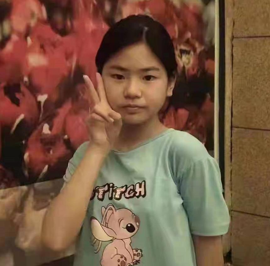 走失者照片 咸宁赤壁急寻：12岁女孩失联，穿蓝...