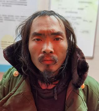 走失者照片 咸阳寻亲：中年男子被救助，穿灰色上...