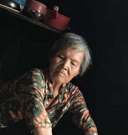 走失者照片 湛江急寻：七旬老太失联，穿黑紫色外...
