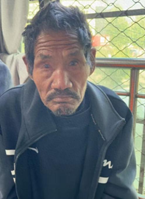 走失者照片 商丘市寻亲：七旬老人被救助，穿黑色...