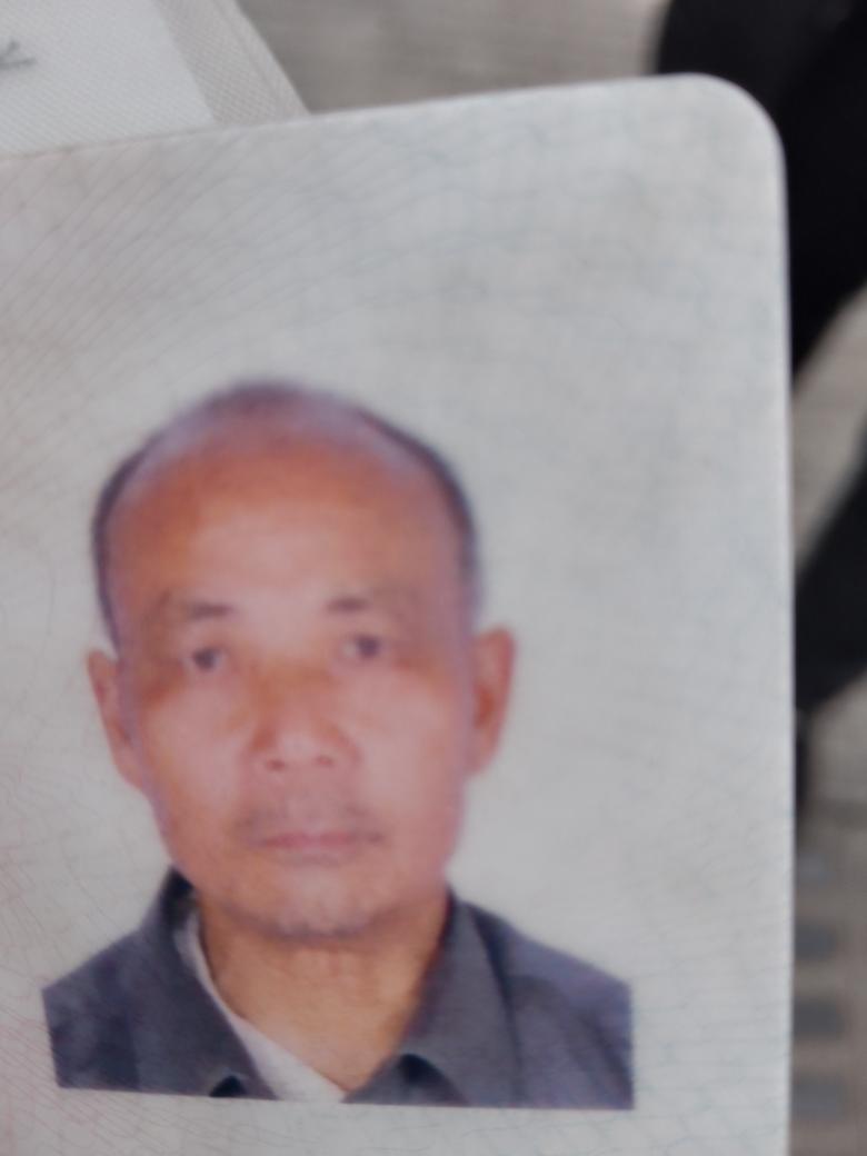 走失者照片 重庆急寻：七旬老人走失，穿黑色大衣...