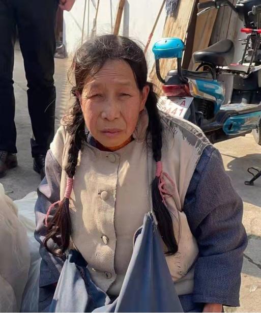 走失者照片 上饶寻亲：五旬女子被救助，自述叫沈...