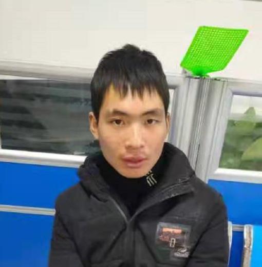 走失者照片 帮他回家：周口青年男子被救助，穿黑...