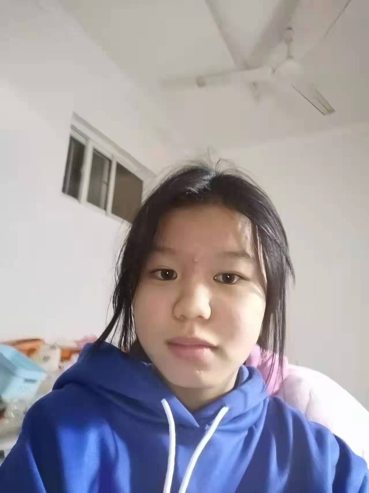 走失者照片 平顶山急寻：11岁女孩骑电动车离家...