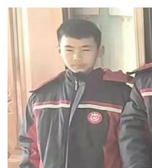 走失者照片 商丘急寻：12岁男孩失联，穿水红色...