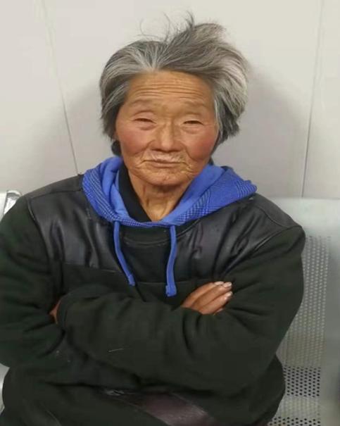 走失者照片 烟台莱阳寻亲：七旬老太被救助，高1...
