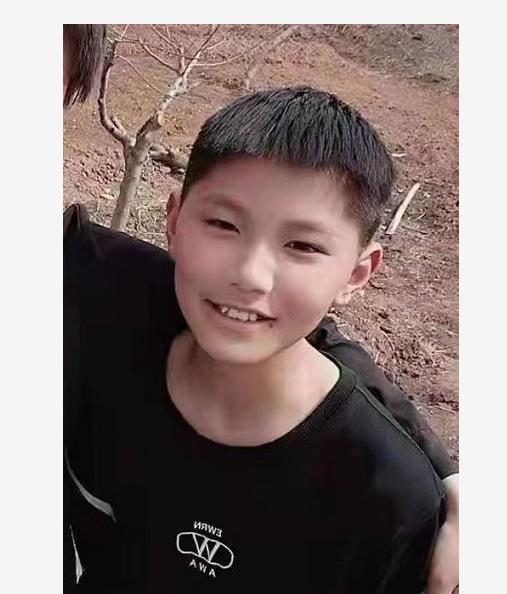 走失者照片 儿子你在哪儿？洛阳初一男孩失联，穿...