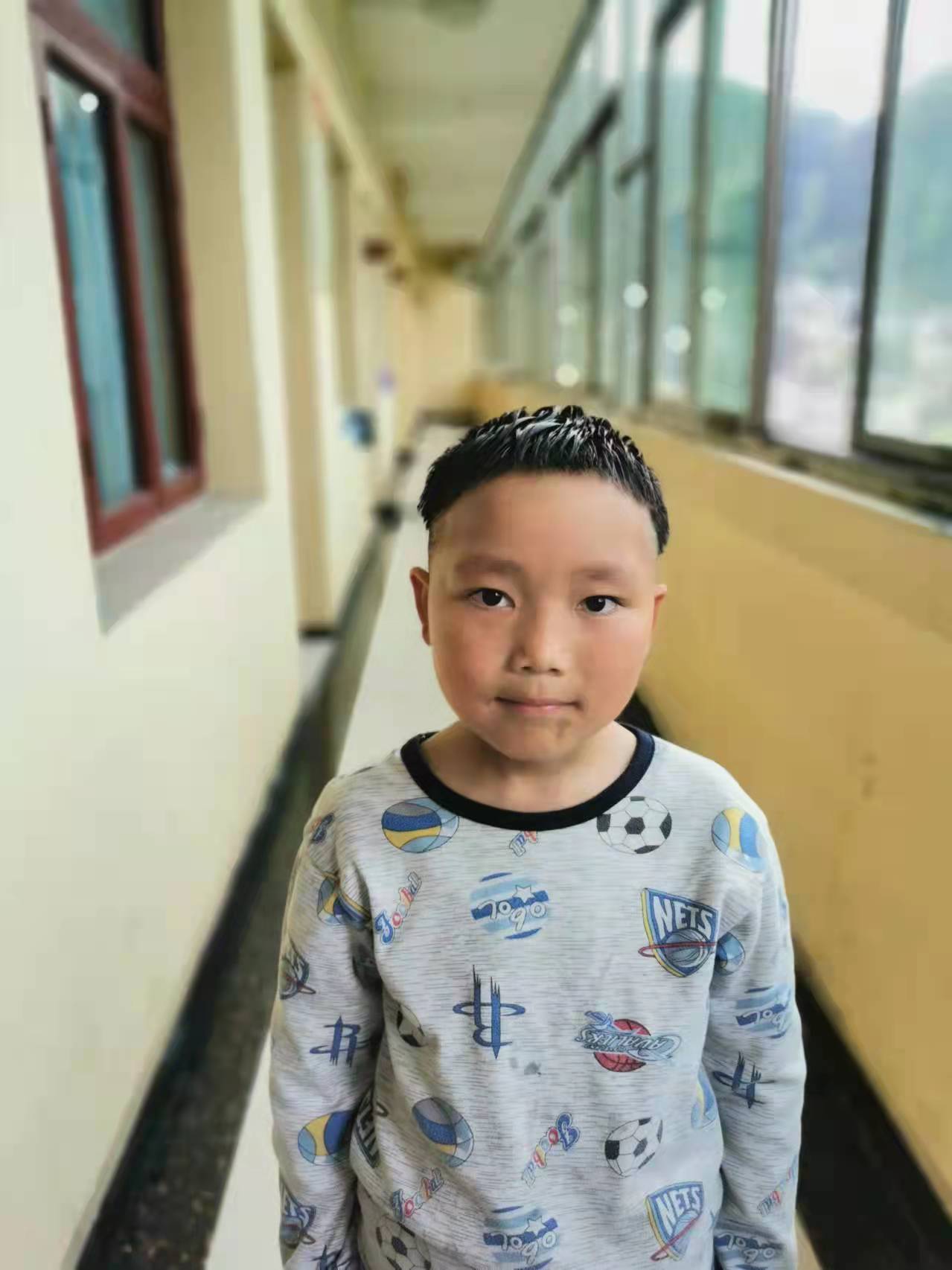 走失者照片 黔东南州急寻：9岁男孩失联，高1米...