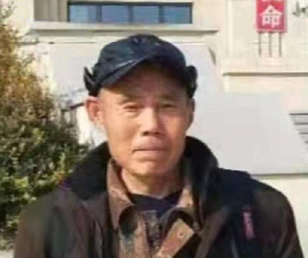 走失者照片 保定急寻：六旬老人走失，穿军绿色迷...