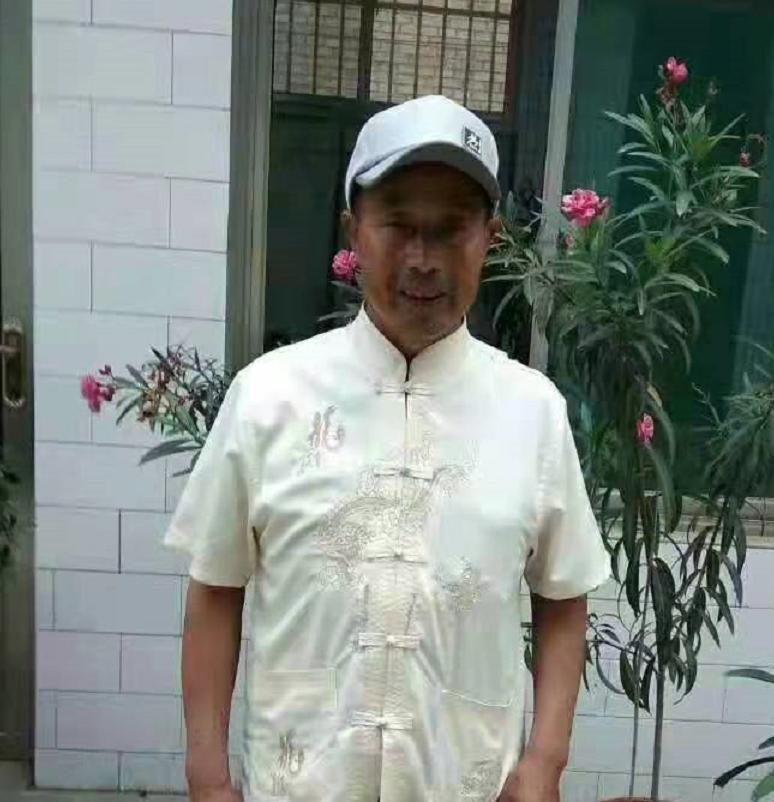 走失者照片 运城急寻：七旬老人走失，穿蓝色短毛...