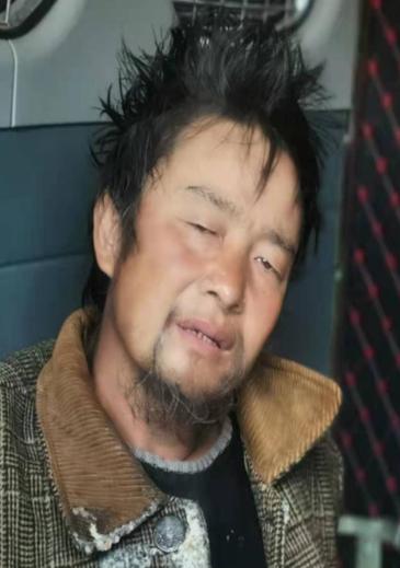 走失者照片 楚雄寻亲：中年男子被救助，高1米7...