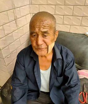 走失者照片 咸阳急寻：七旬老人走失，戴黑色帽子...