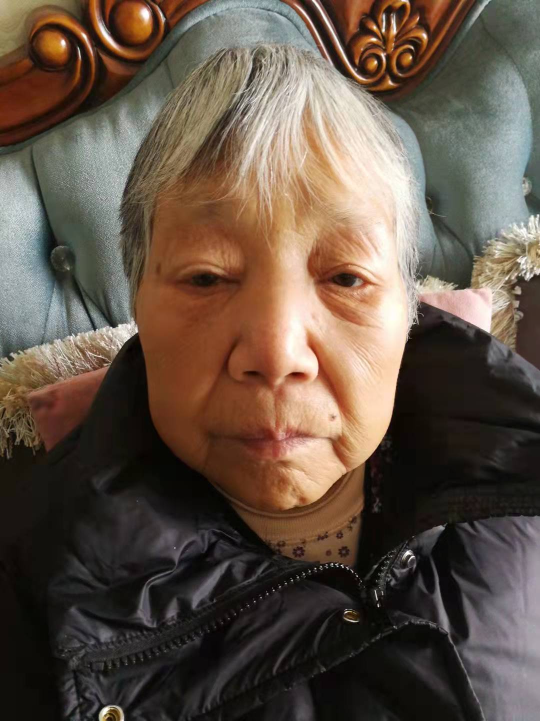 走失者照片 眉山寻人：八旬老太走失，穿黑色羽绒...